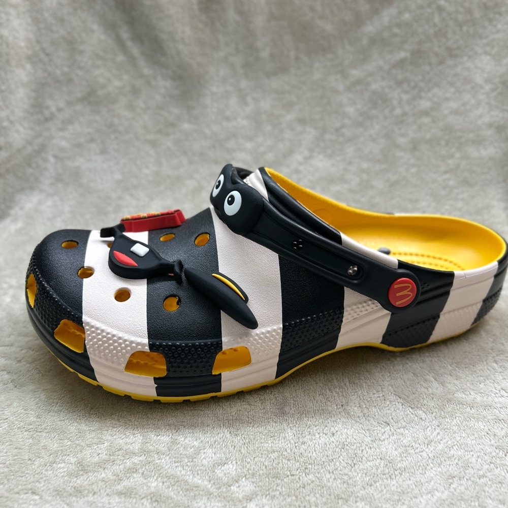 Crocs McDonalds Hamburglar Clogs Men’s Size 10 Women 12 Limited Edition New